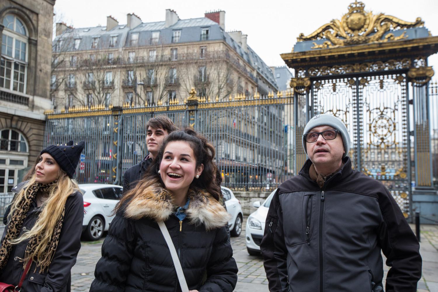<a href='http://kdk.hwanfei.com'>全球十大赌钱排行app</a>学院法语教授Pascal Rollet带领学生们到巴黎游学.